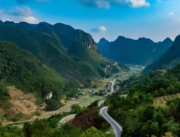 Hạ deadline, đón gió hè: Những cung đường roadtrip đáng cân nhắc cho mùa hè