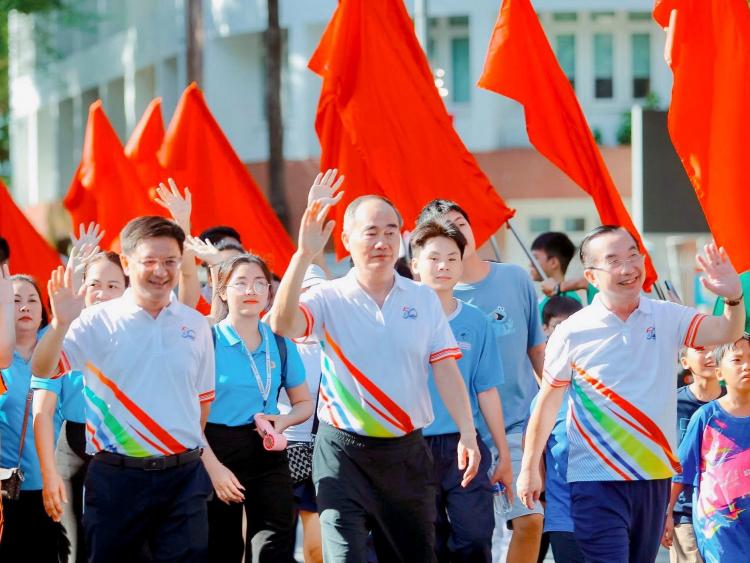 Đi bộ trên hành trình di sản, lan tỏa tinh thần 50 năm TP.HCM mang tên Bác