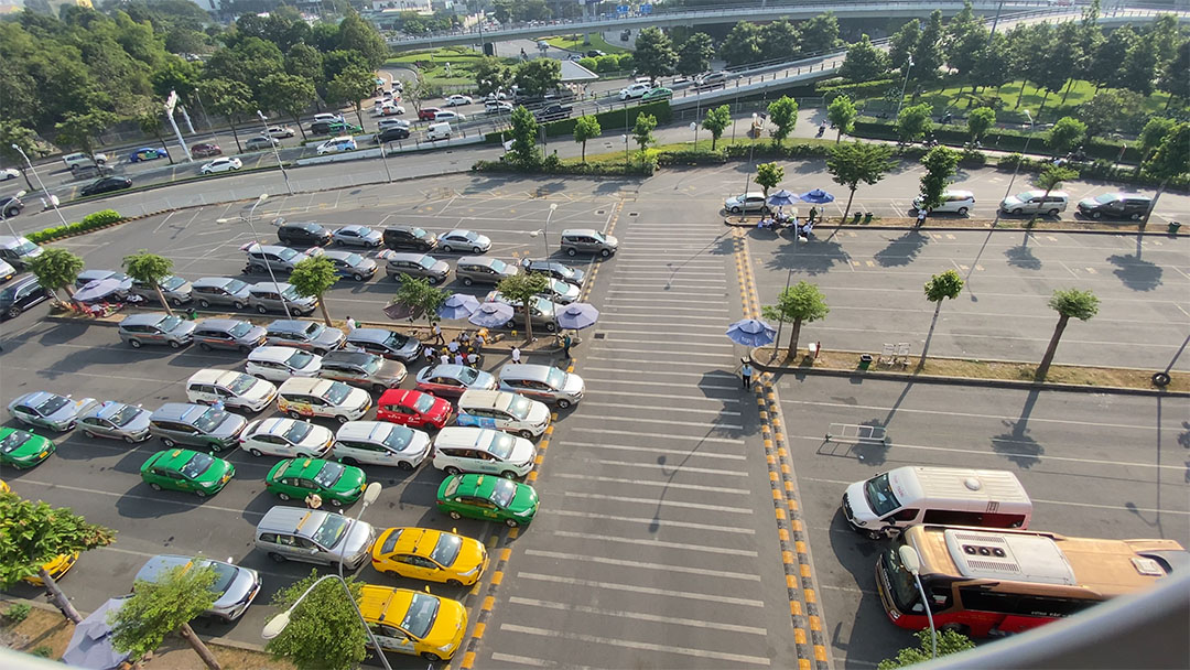 b&atilde;i xe TCP s&acirc;n bay T&acirc;n Sơn Nhất. Ảnh: Minh Ho&agrave;ng