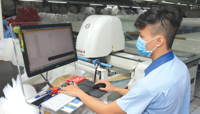 Doanh nghiệp dệt may tăng tốc ứng dụng AI và tự động hóa