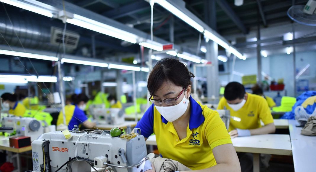 Kỷ nguyên mới phát triển kinh tế (Bài 1): Giải bài toán năng suất lao động để vượt ‘bẫy thu nhập trung bình’