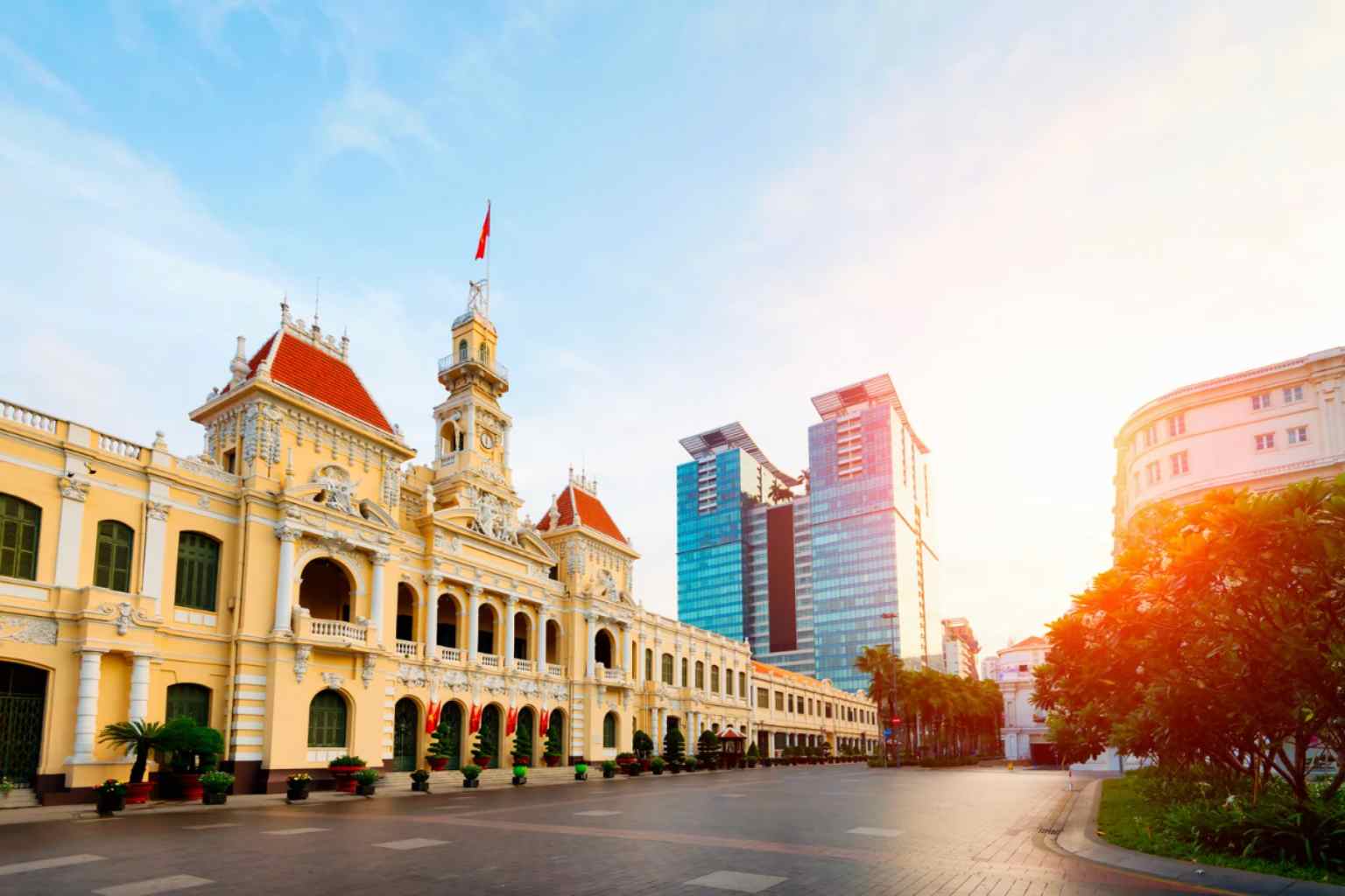 TPHCM: Nhiều tuyến đường hạn chế xe trong ngày 25-3