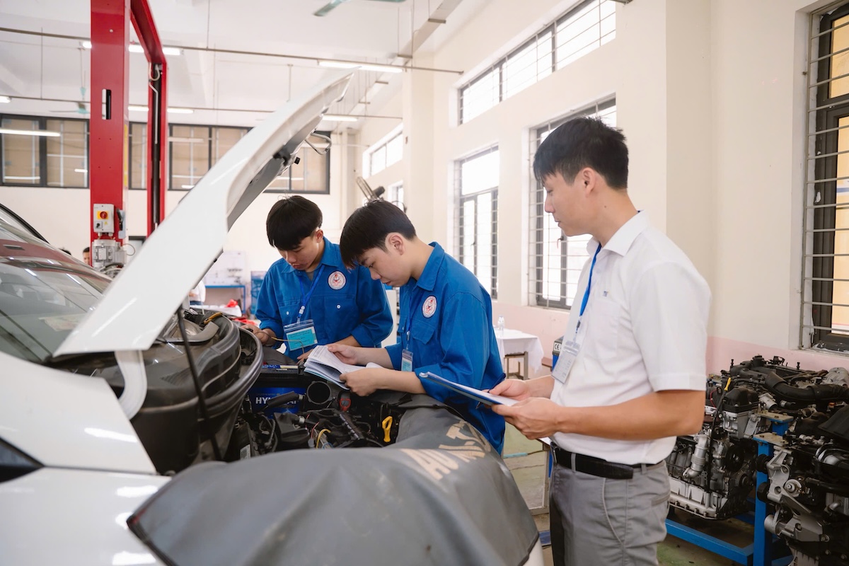 Góc khuất giảng đường - Phần 2: Hệ thống khiến sinh viên muốn chuyển hướng phải trả giá đắt
