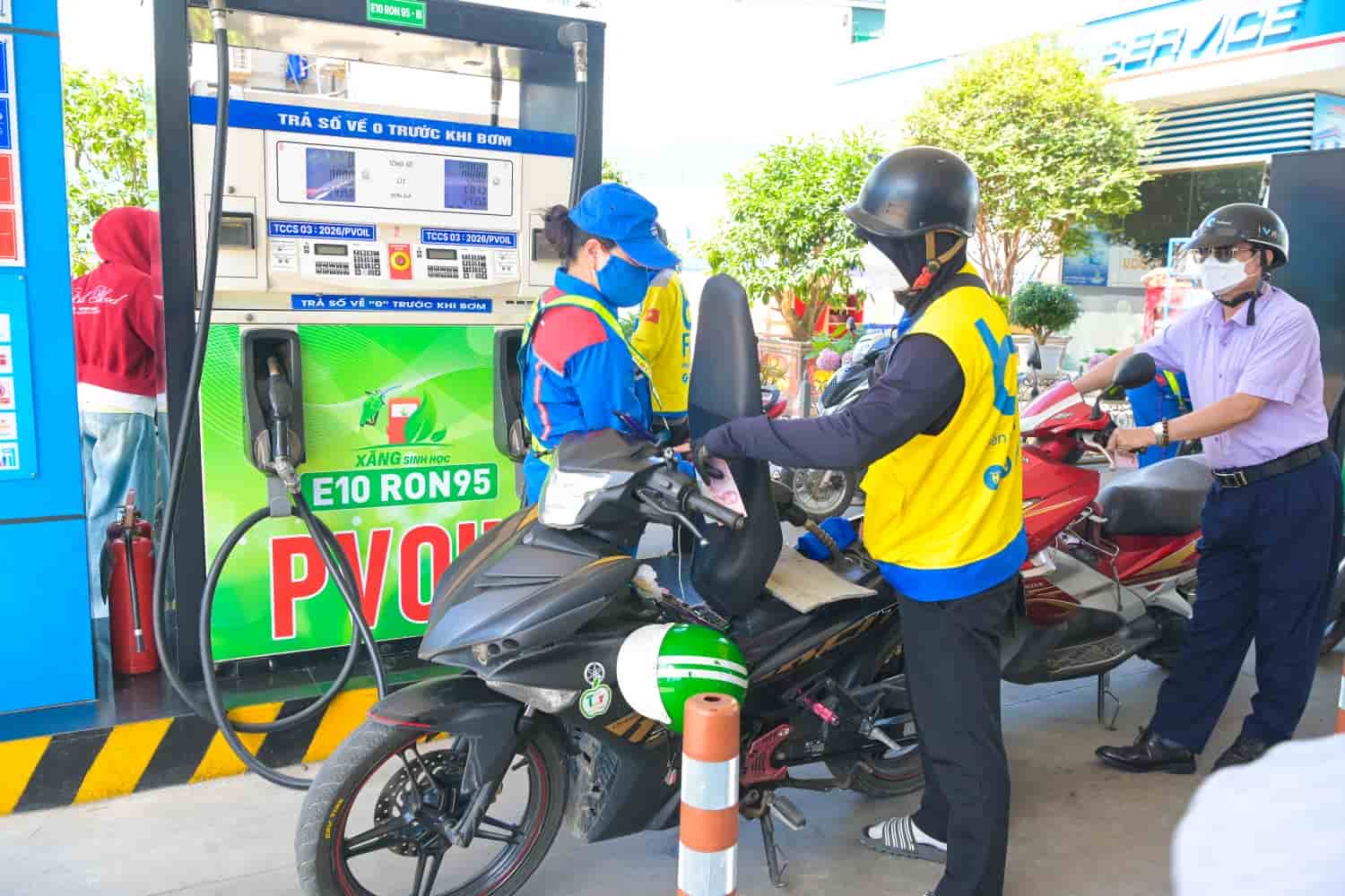 Bộ Tài chính muốn thêm ưu đãi cho xăng E10