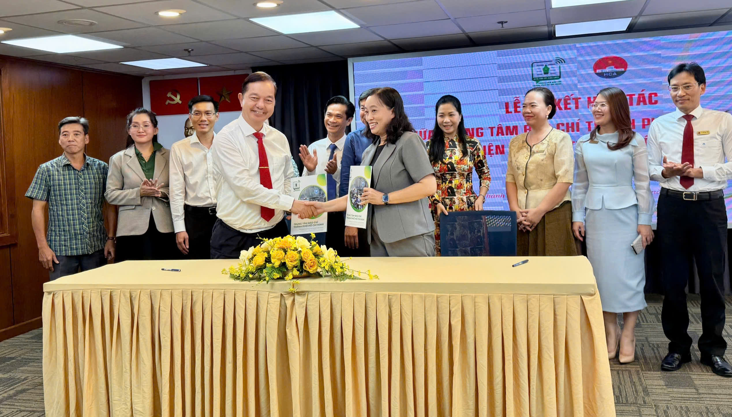 Trung tâm Báo chí TPHCM ‘bắt tay’ Học viện Cán bộ đào tạo kỹ năng phát ngôn, dùng AI
