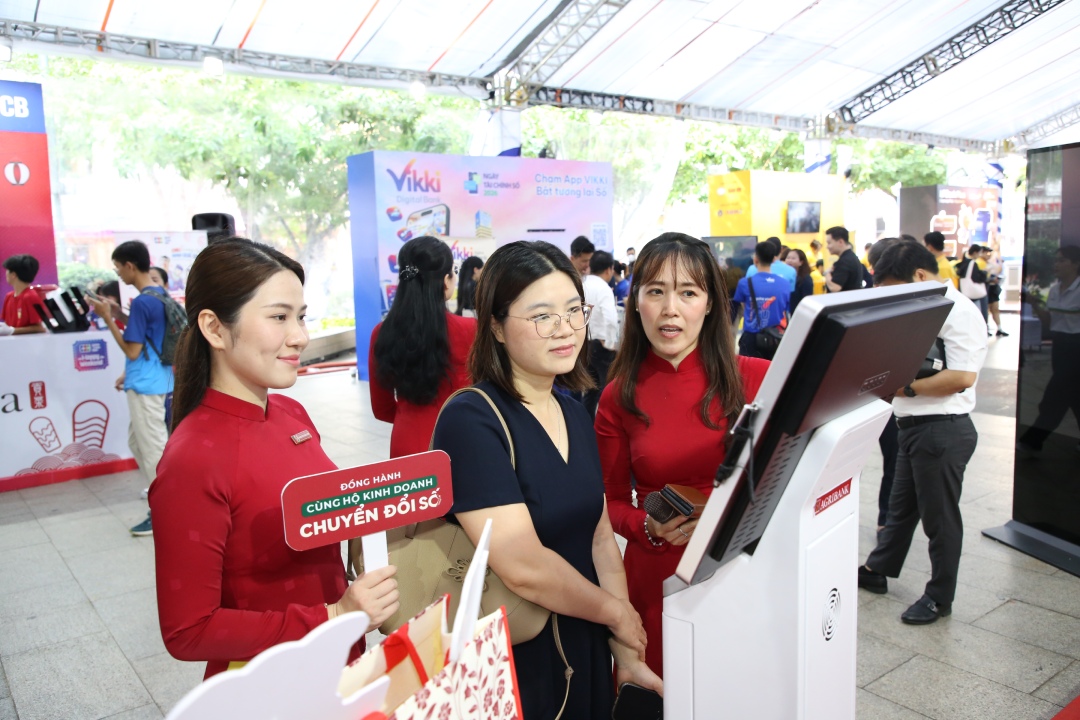  Thúc đẩy dòng lưu chuyển thanh toán số khắp xã hội