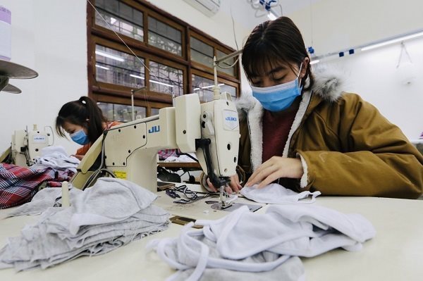 Vietnamese firm receives US$52m order for face mask exports