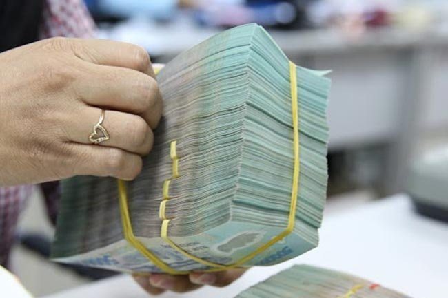 Banks reduce deposit rates