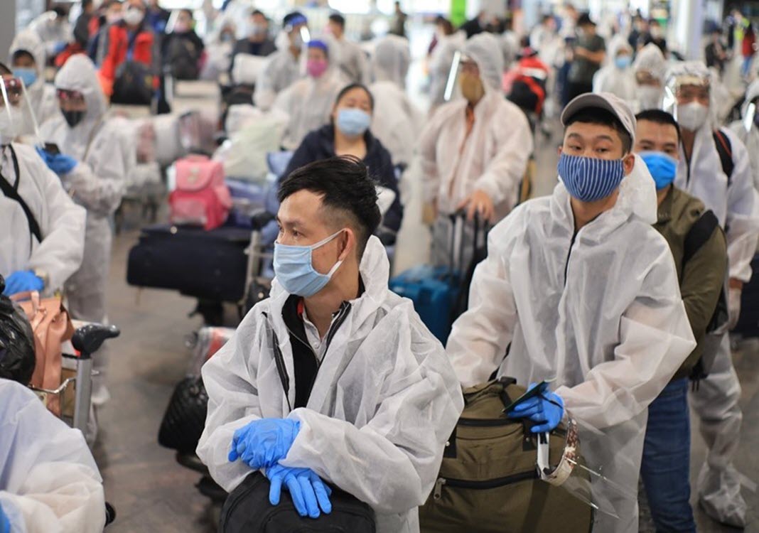Vietnam flies home 340 citizens from Russia