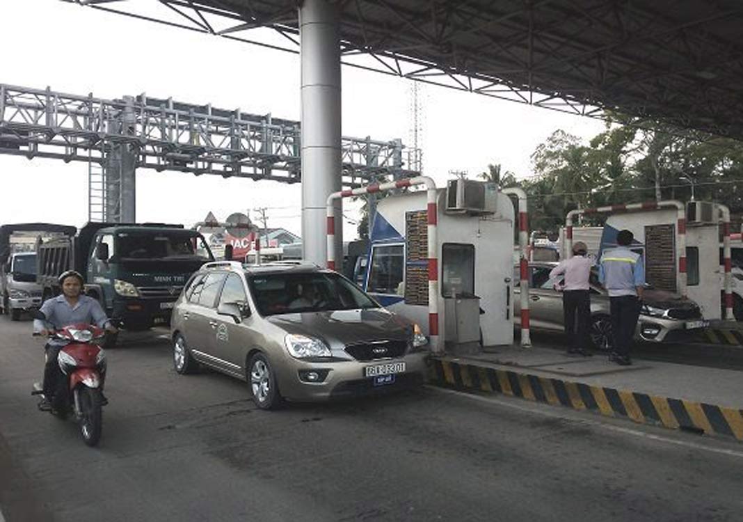 Transport operators oppose toll fee hike proposal