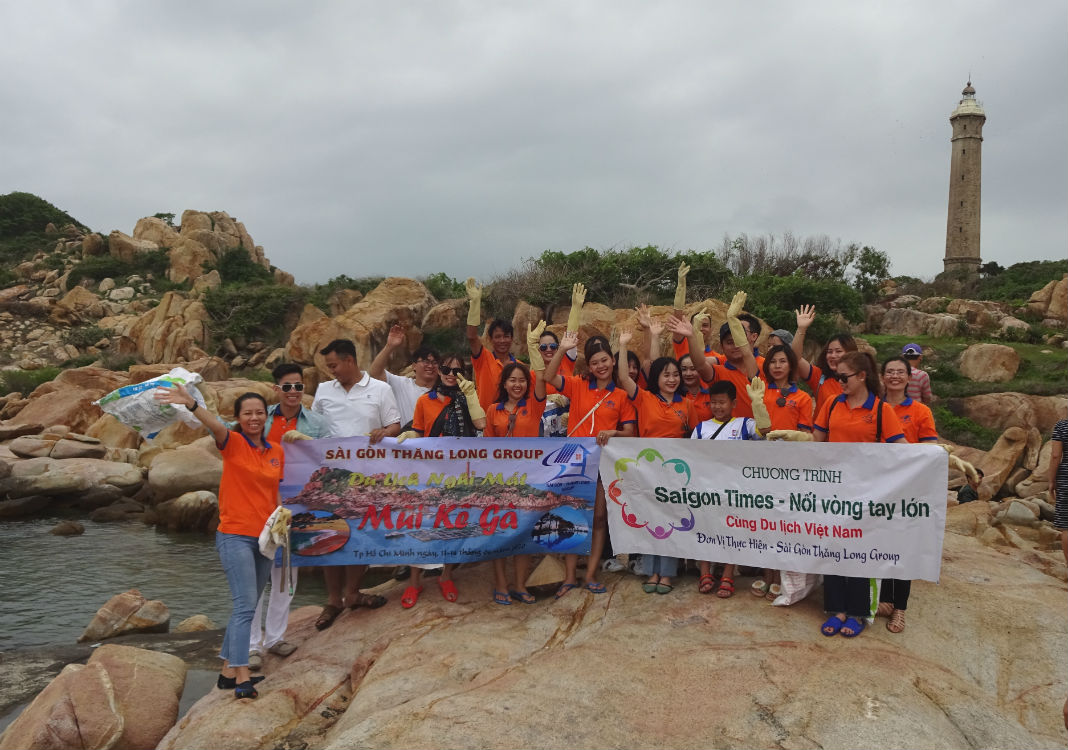 Beach cleanup campaign turns Ke Ga Islet greener