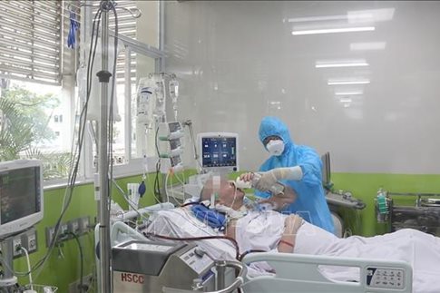 Treatment costs up to VND700 million for foreign Covid-19 patients