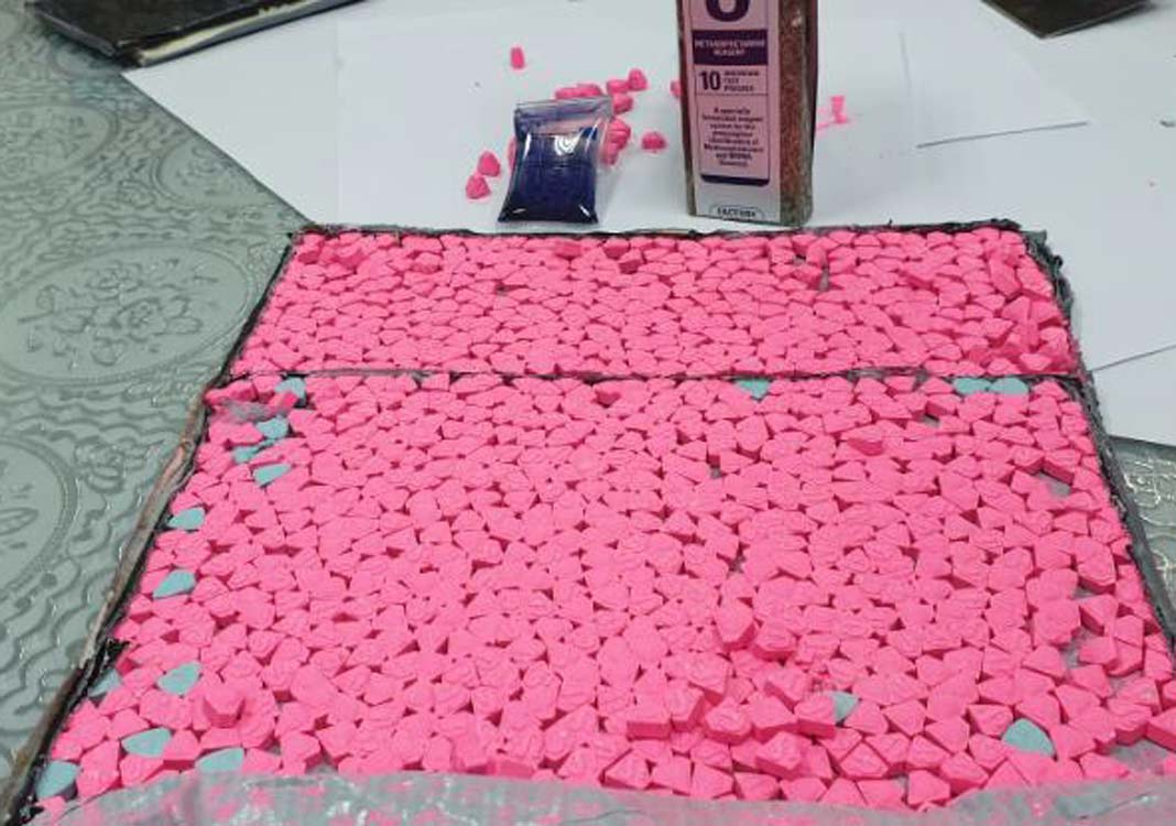 HCMC seizes over nine kilos of drugs from Europe