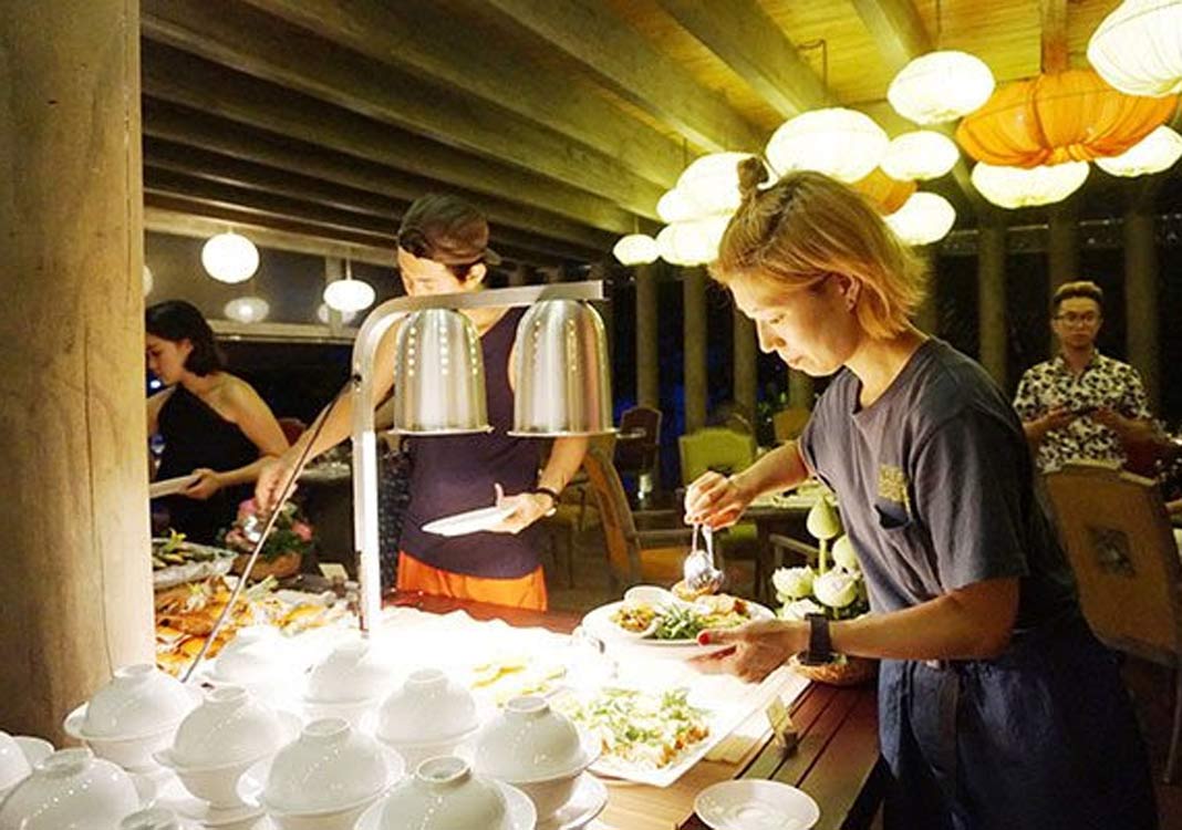 HCMC residents spend more on food after Covid-19