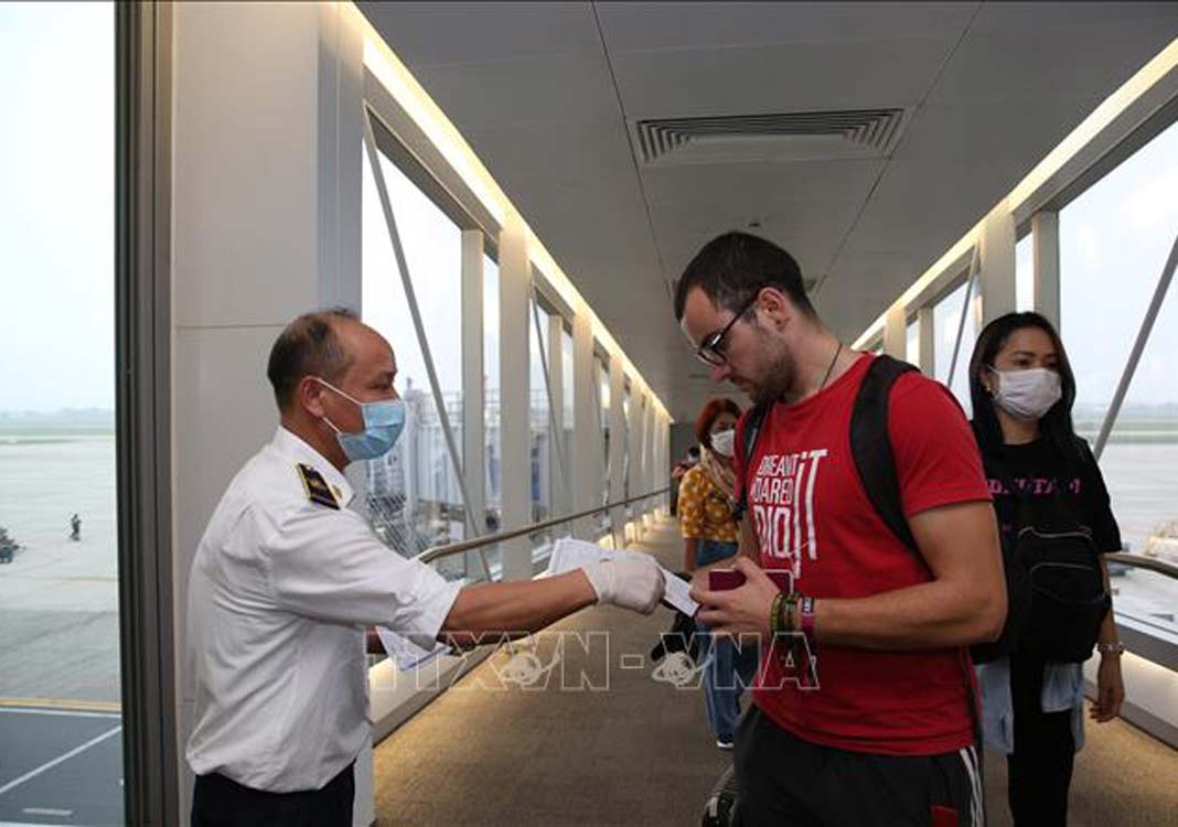 Hundreds of foreigners likely to enter HCMC for work