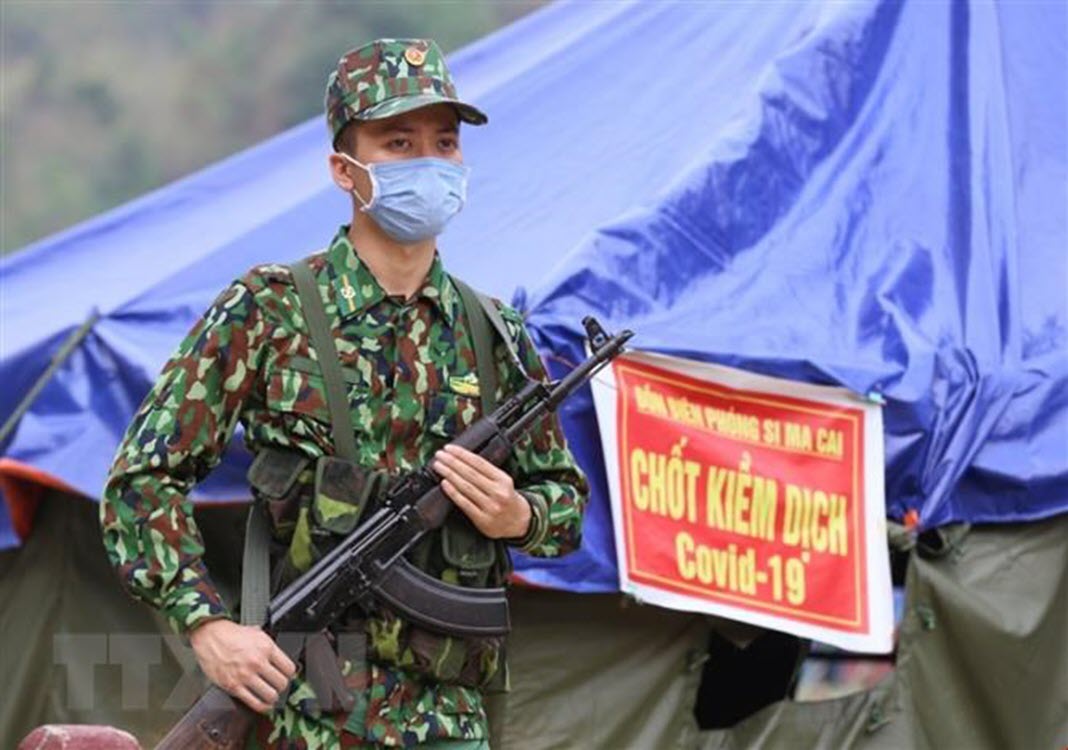 Eight Chinese found entering HCMC illegally