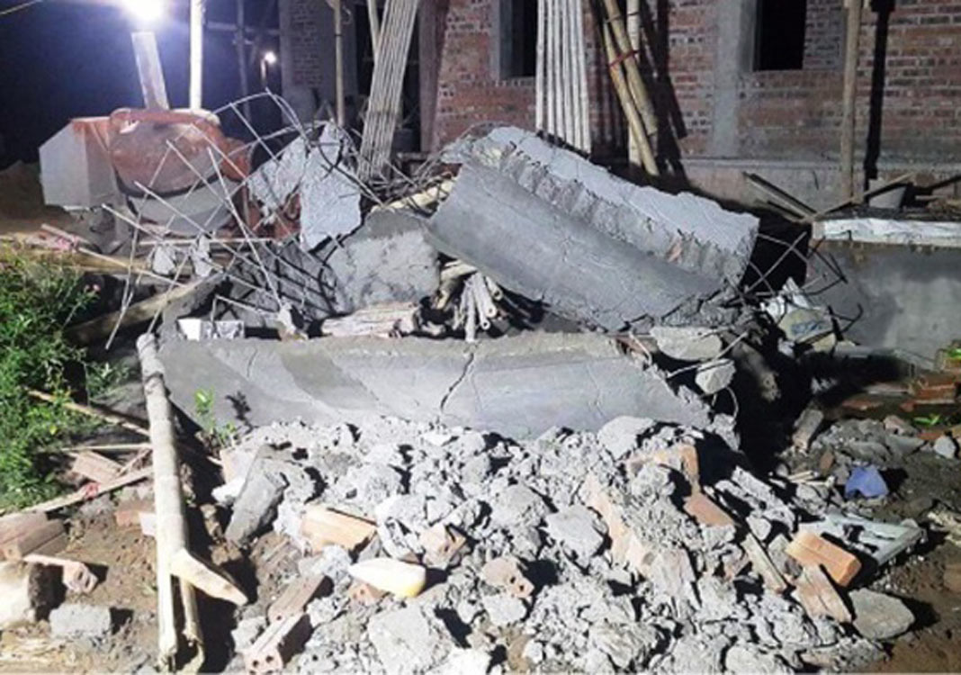 Two workers die, two suffer injuries after roof collapses in Thai Binh