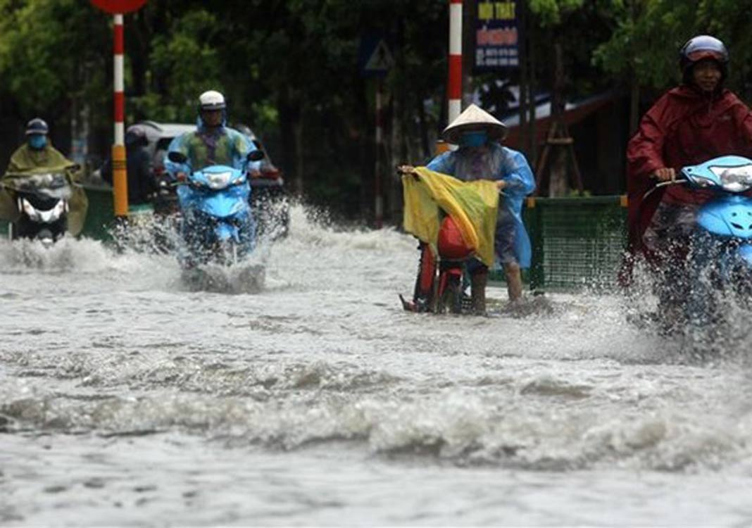 Heavy downpours forecast in many parts across Vietnam