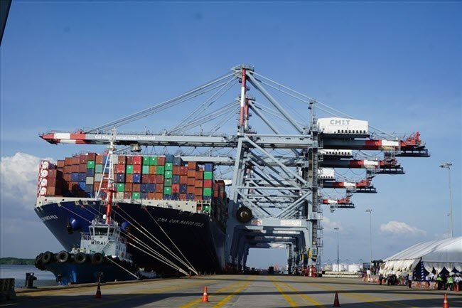 Vietnam posts record trade surplus from Jan-Aug