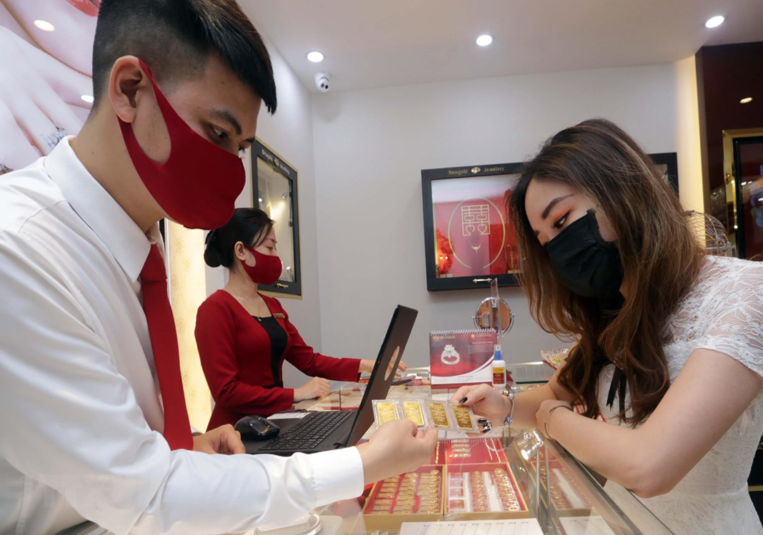 Local gold prices nosedive