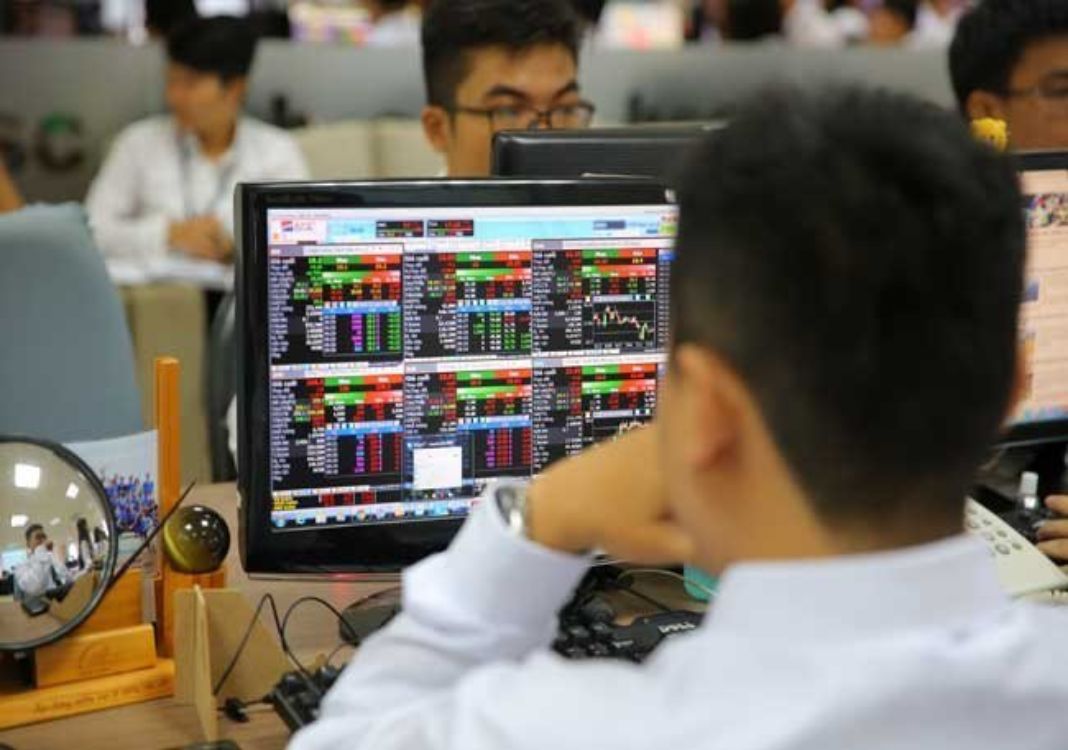 Strong demand keeps VN-Index afloat