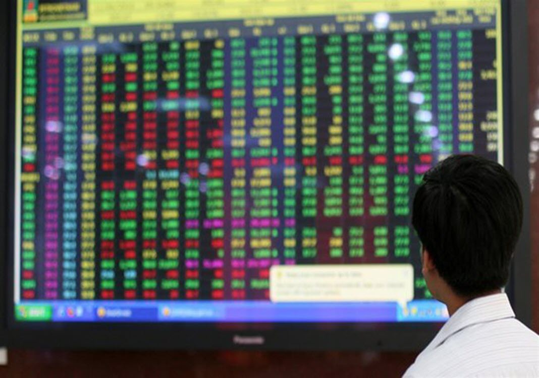 Bluechips come under selling pressure