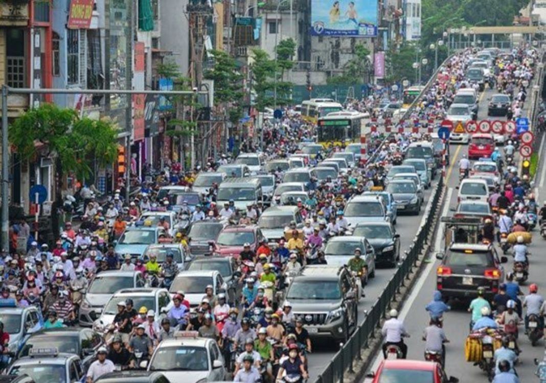 Hanoi pilots support program for old motorbike exchange