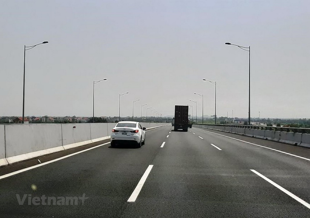 Transport firm presents three plans to build Can Tho-Ca Mau Expy