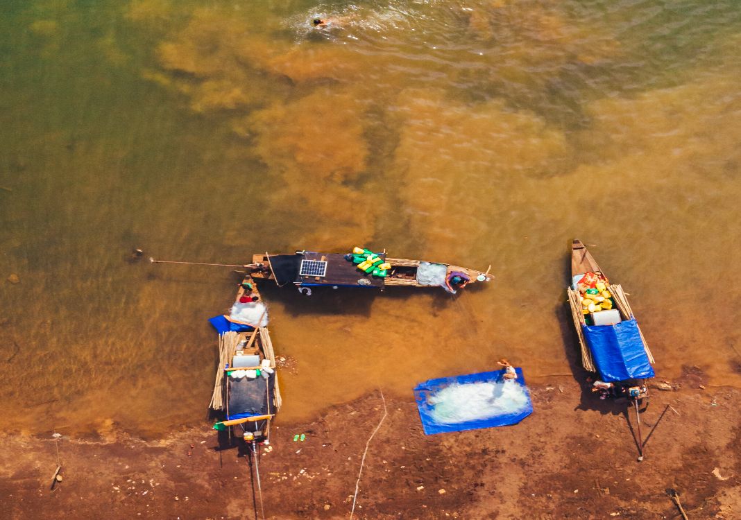 Small hopes on big lake