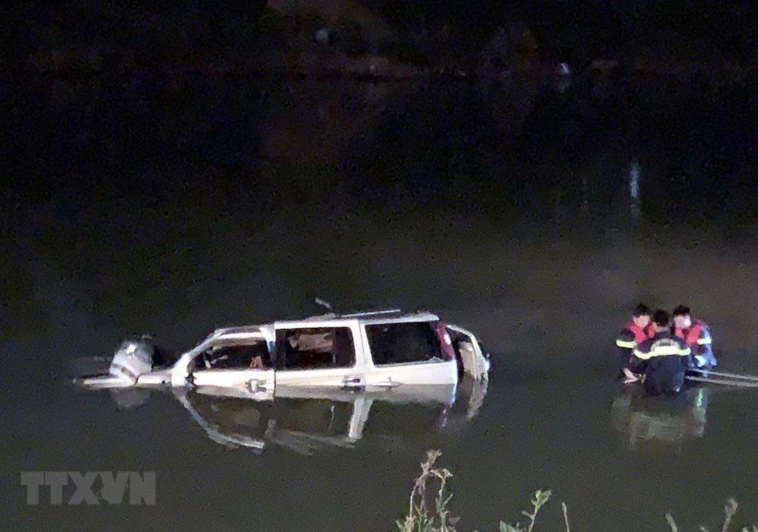 Five killed in traffic accident on Nghe An-based bridge