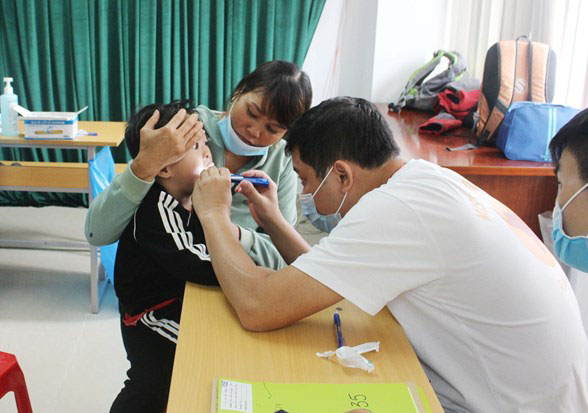 Children with cleft lips, palates in central provinces receive free surgeries
