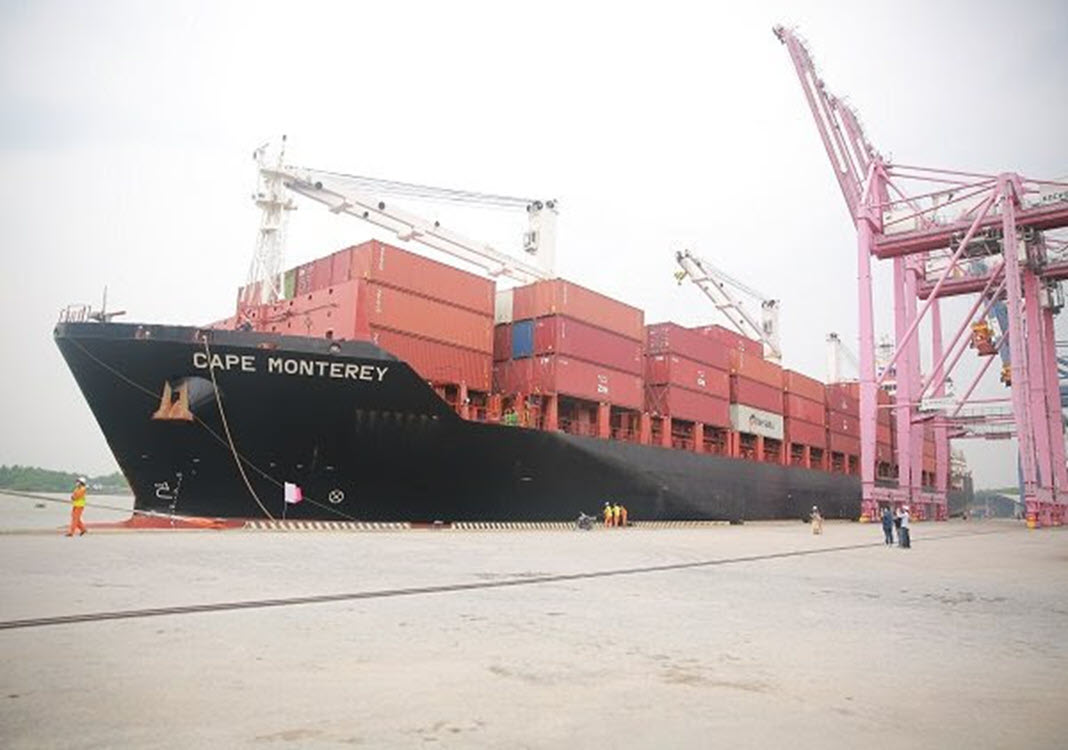 New shipping route allows faster transport of goods between HCMC and Australia