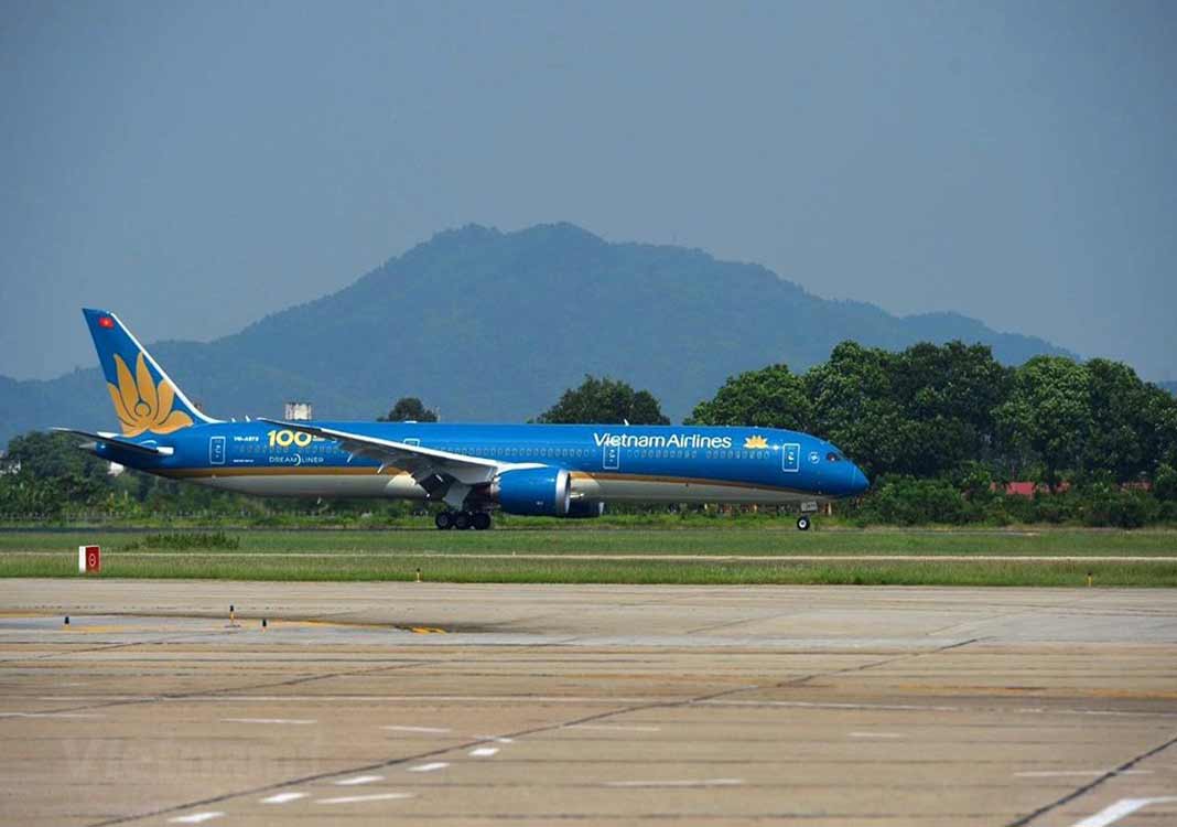 Many flights diverted due to bad weather at Noi Bai airport