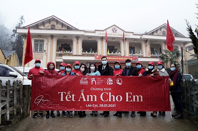 Generali Vietnam provides support to 300 children, organizes blood donation drive