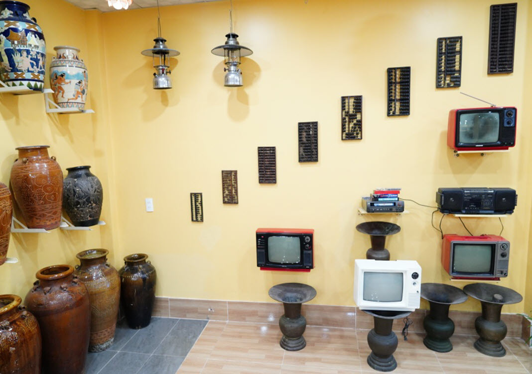 From flea market to antique café setting Vietnam’s record