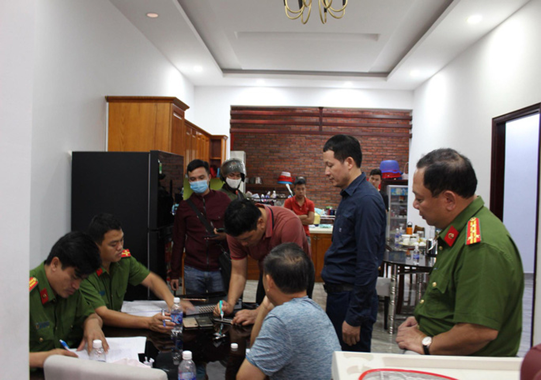Owners of Van Truc petrol stations arrested in major fake-fuel ring bust