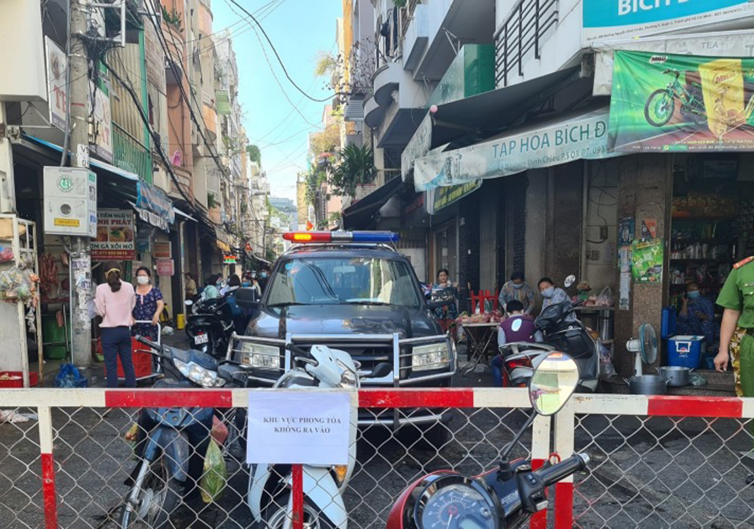 Another linked to food vendor in HCMC’s District 3 infected with Covid-19