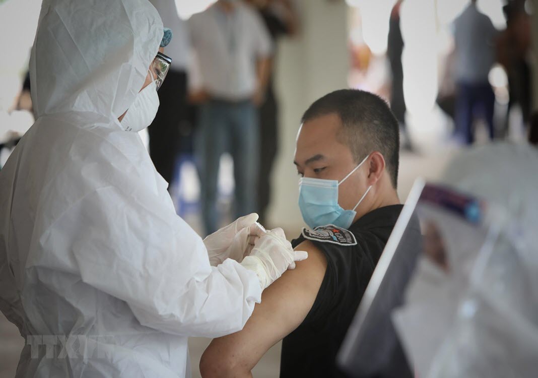 HCMC to vaccinate people after 6 p.m.
