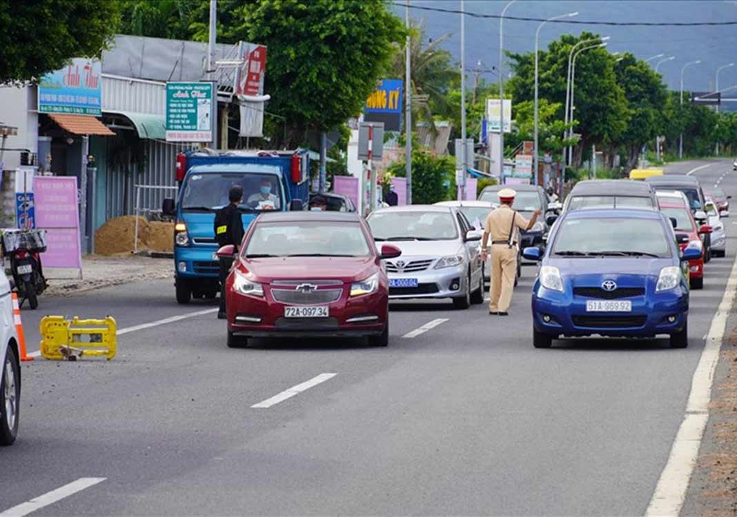 Ba Ria-Vung Tau, Tra Vinh extend social distancing