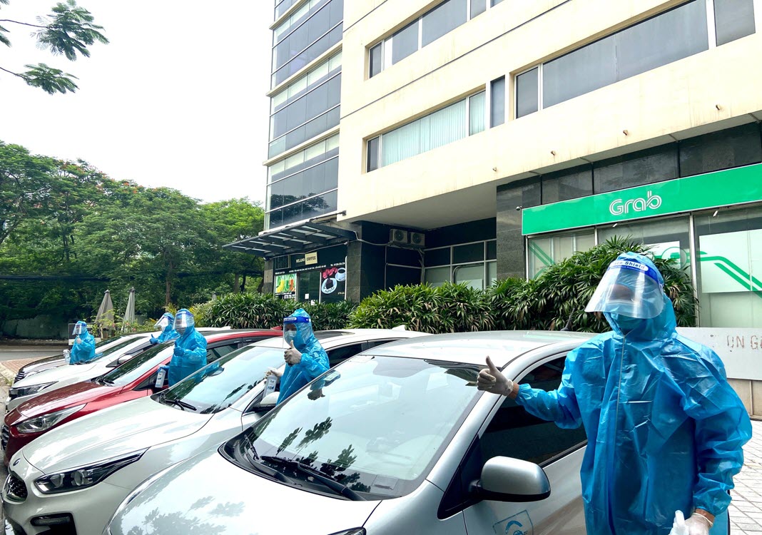 GrabCar offers free transport services to aid Covid-fight in Hanoi