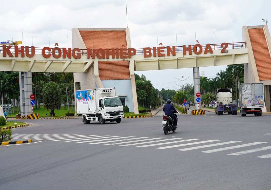 Dong Nai to ease mobility restrictions, reopen after Sept 20