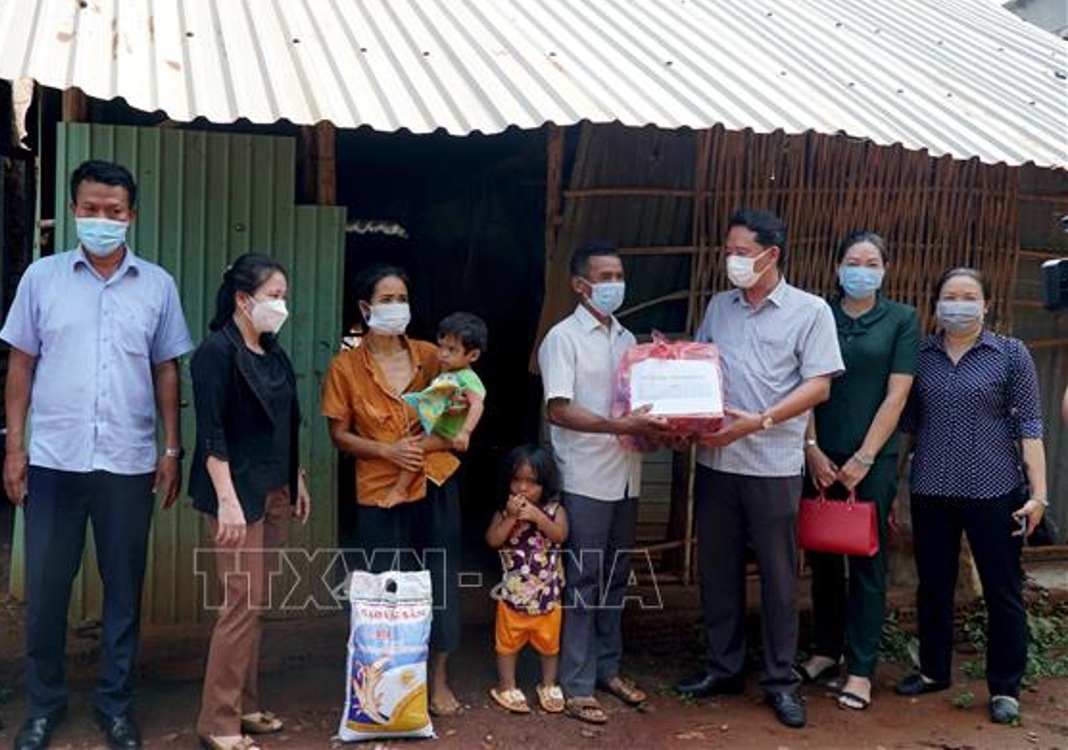 Nearly nine of 10 Vietnamese households negatively affected by Covid-19