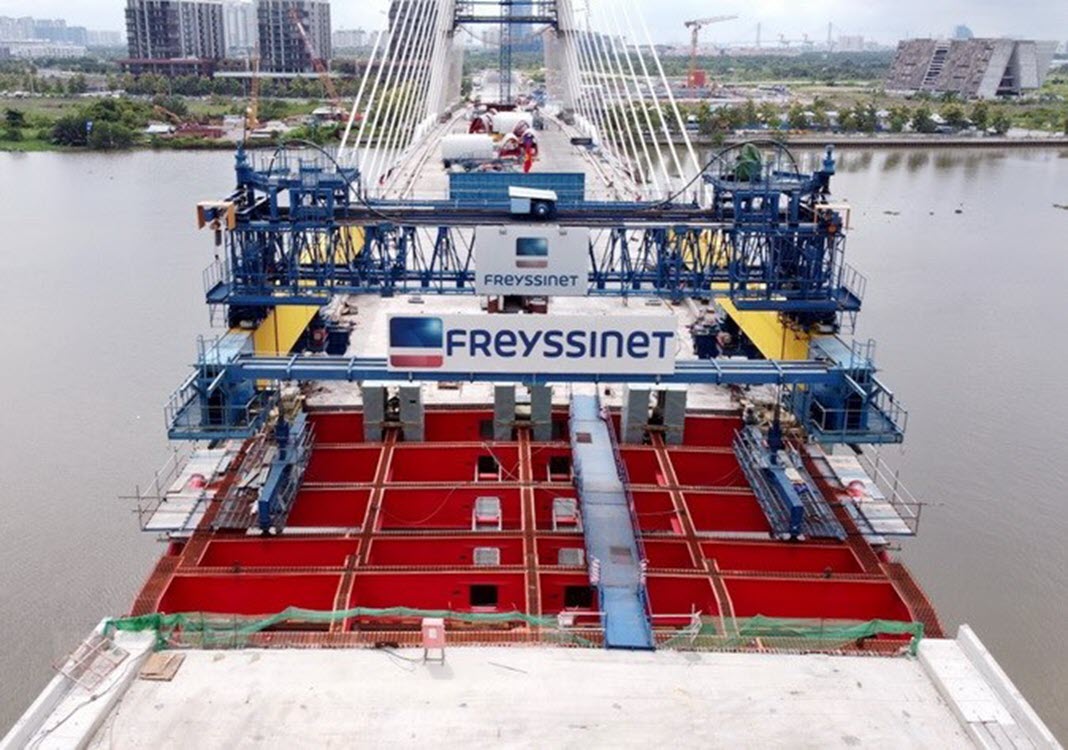 Thu Thiem 2 Bridge project completes installation of all steel beam segments
