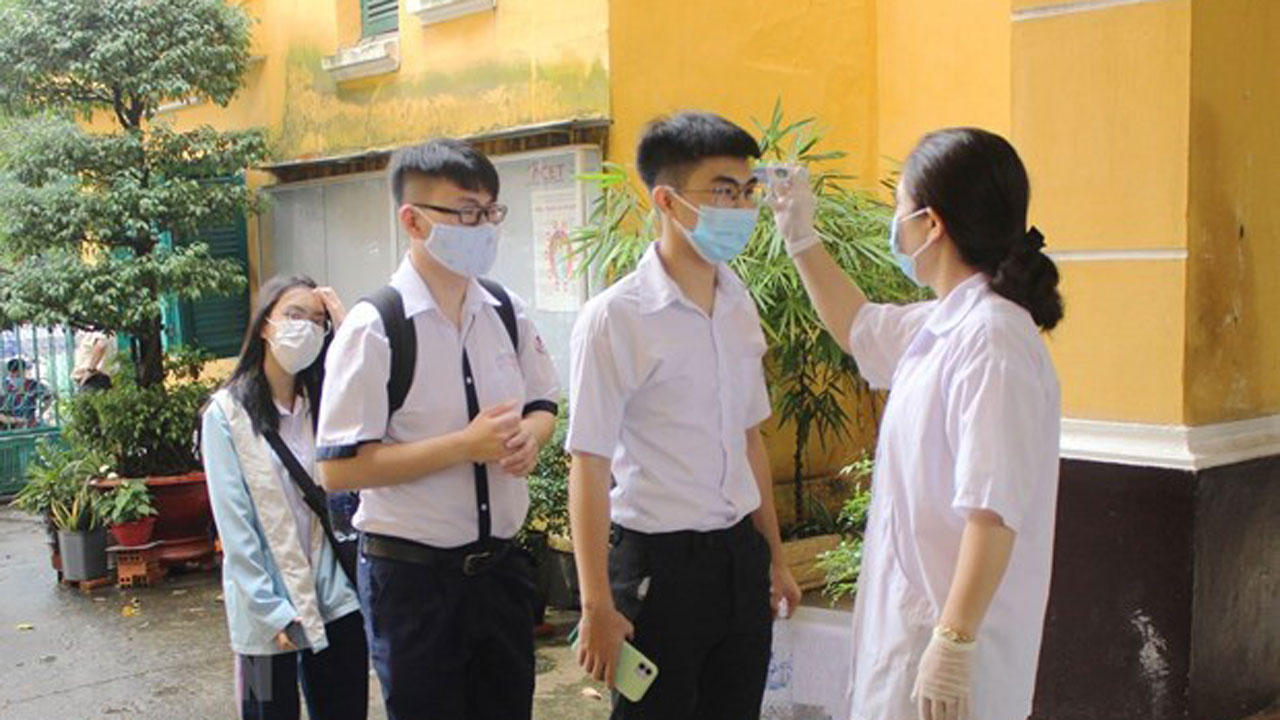 Dong Nai allows 12 schools to reopen today