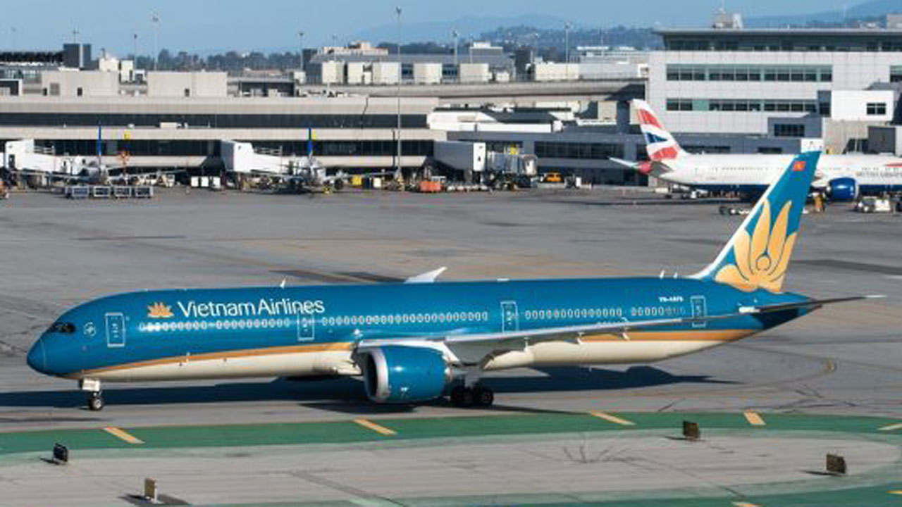 Maiden regular nonstop Vietnam-U.S. flight to take off on Nov 28