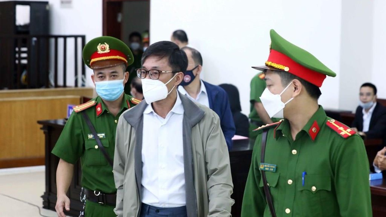 Former senior intelligence official sentenced to 14 years in prison