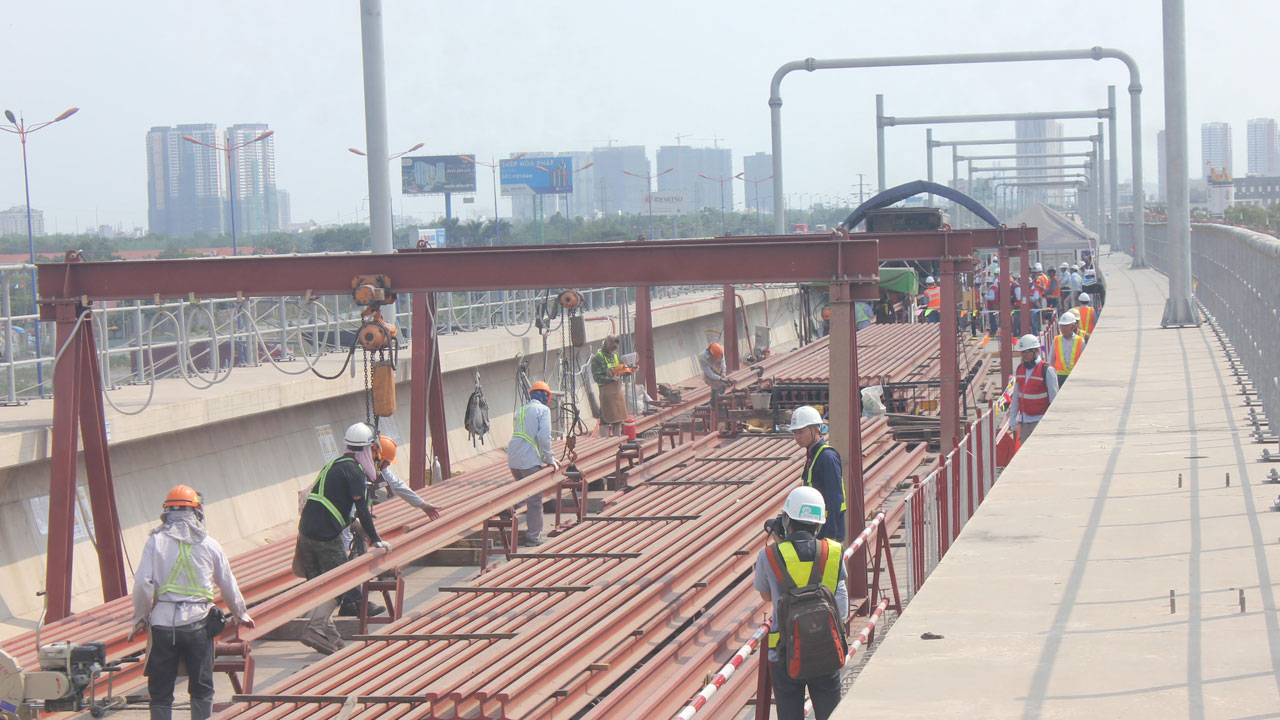 HCMC transport dept proposes prioritizing 54 infrastructure projects
