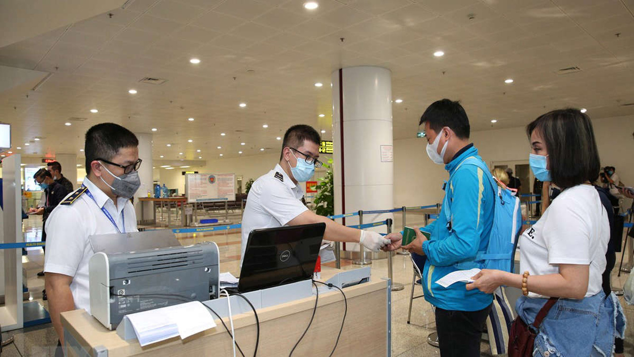 Hanoi lifts quarantine mandate for people from Omicron-hit countries