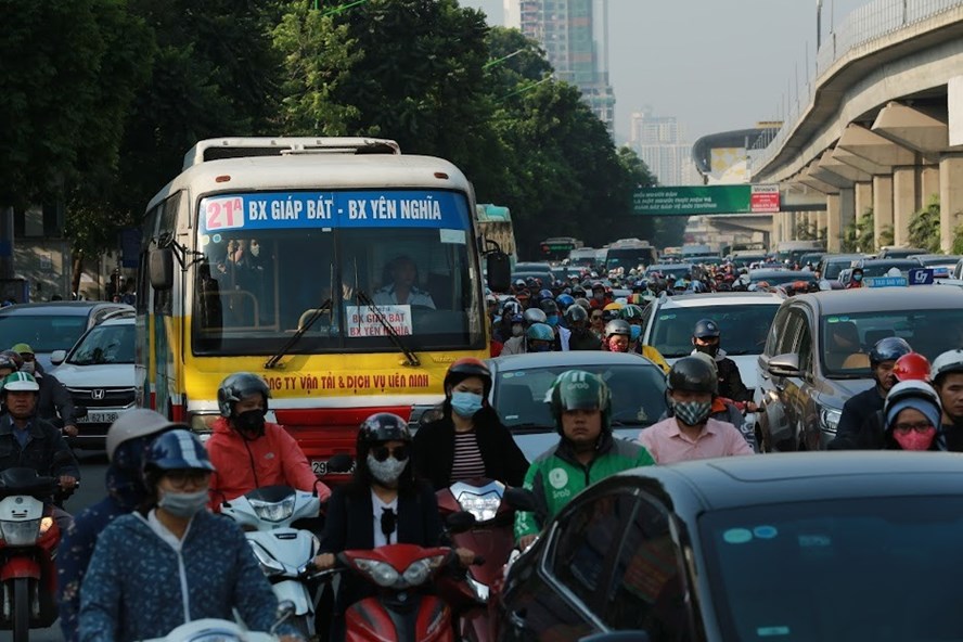 Hanoi to spend over VND1.8 trillion reducing traffic congestion in five years