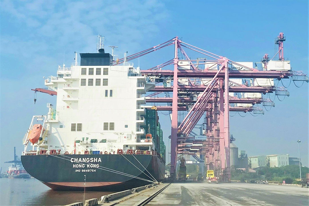 SP-ITC receives first container ship on HCMC-U.S. direct cargo route